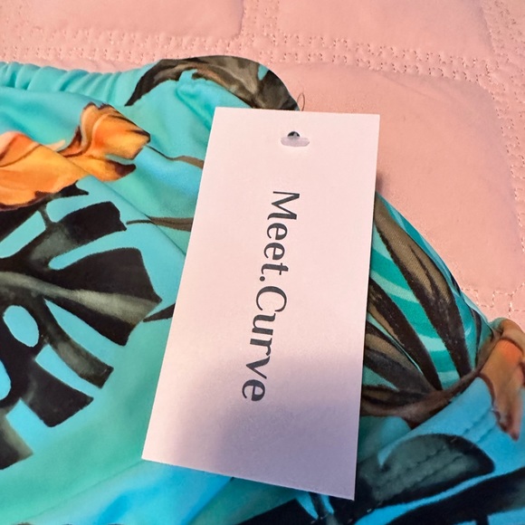 Swimdress from MeetCurve - Picture 5 of 6